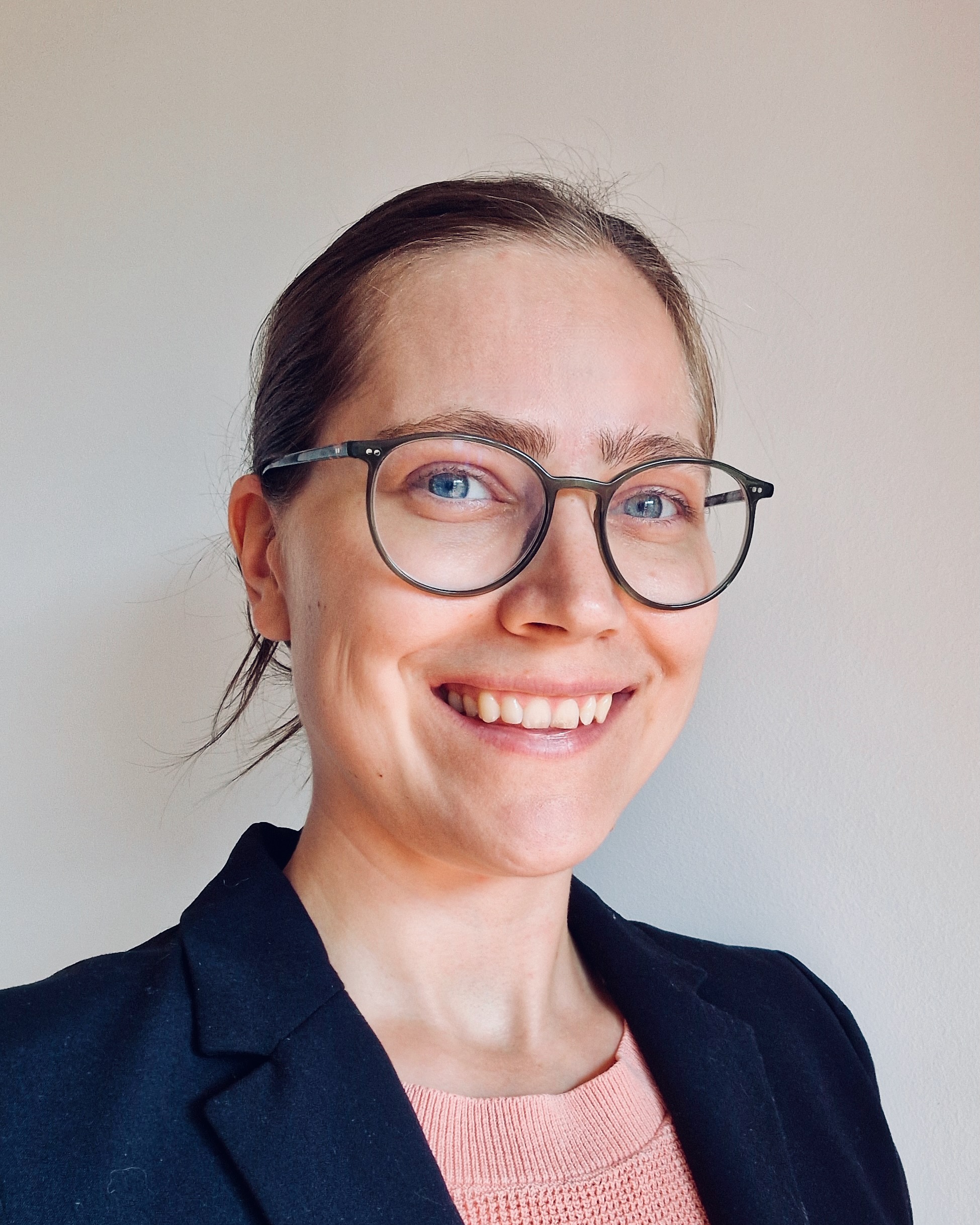 Dr. Amanda Haraldsson