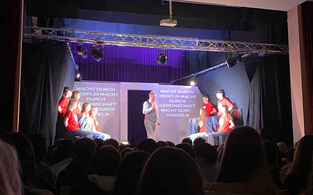 Theaterbesuch „Die Welle“